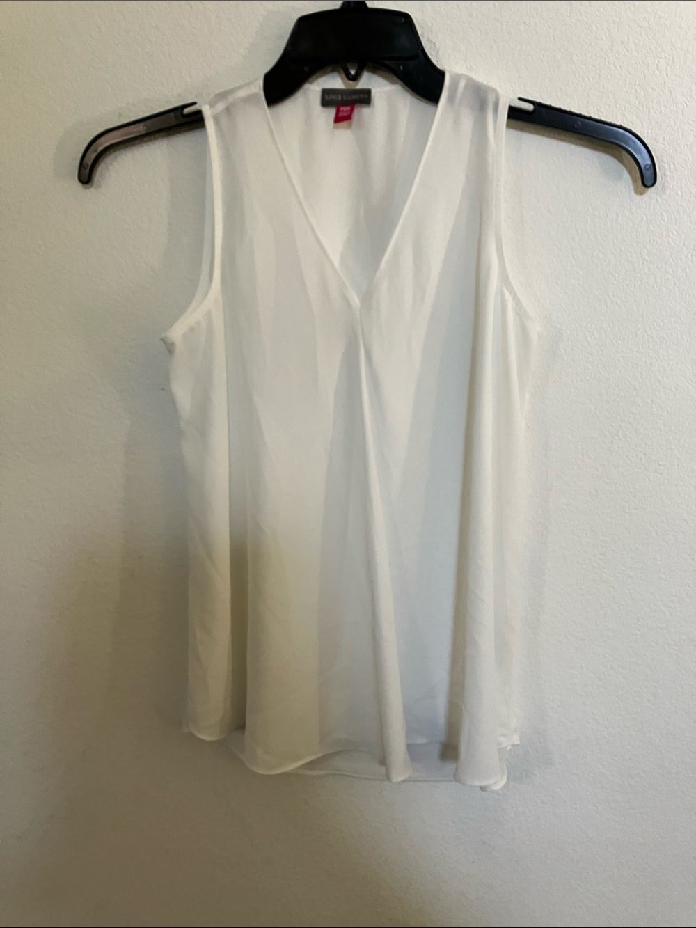 Worthington White V-Neck Sleeveless Camisole